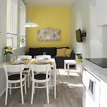 Zentral Gelegene, Helle Studio Apartments